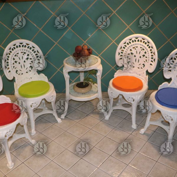 میز و صندلی پلیمری طرح طاووسی