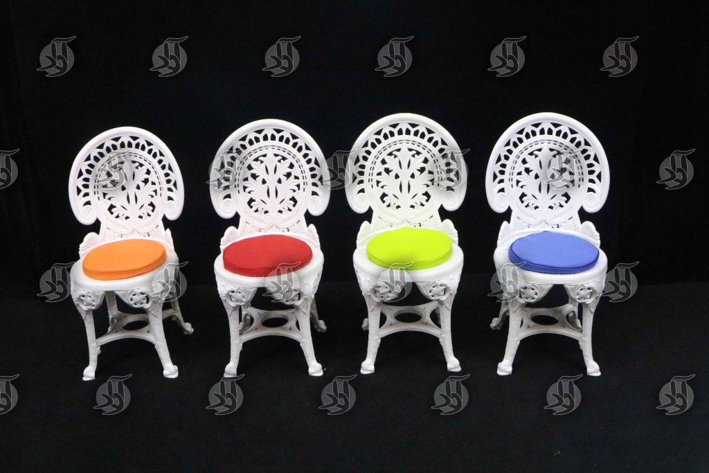 میز و صندلی پلیمری طرح طاووسی - تصویر 2